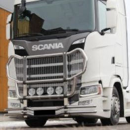 不锈钢前保护杆 - KAMA，适用于Scania NTG、R和S系列驾驶室。